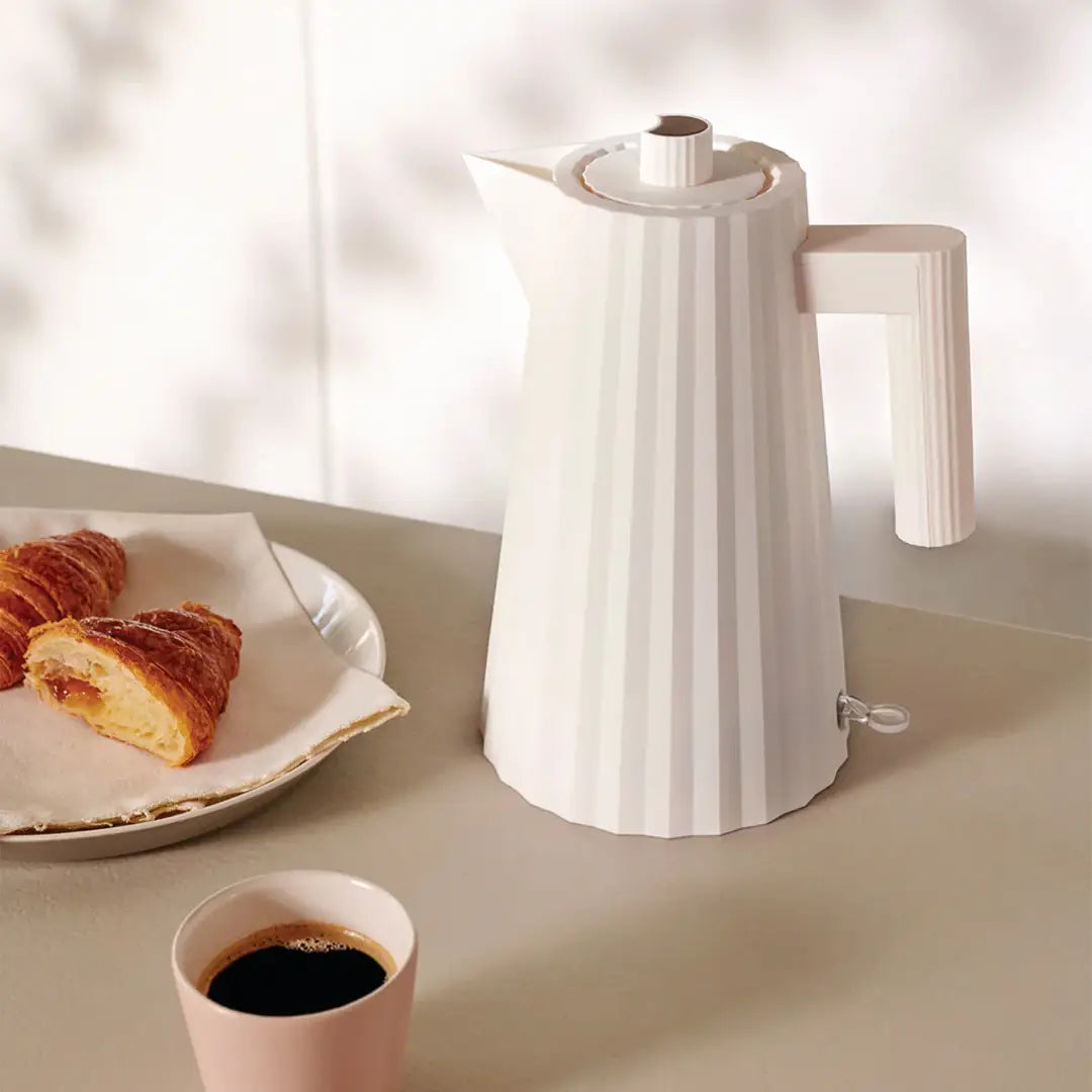 Plisse Electric Kettle in White by Michele De Lucchi for Alessi