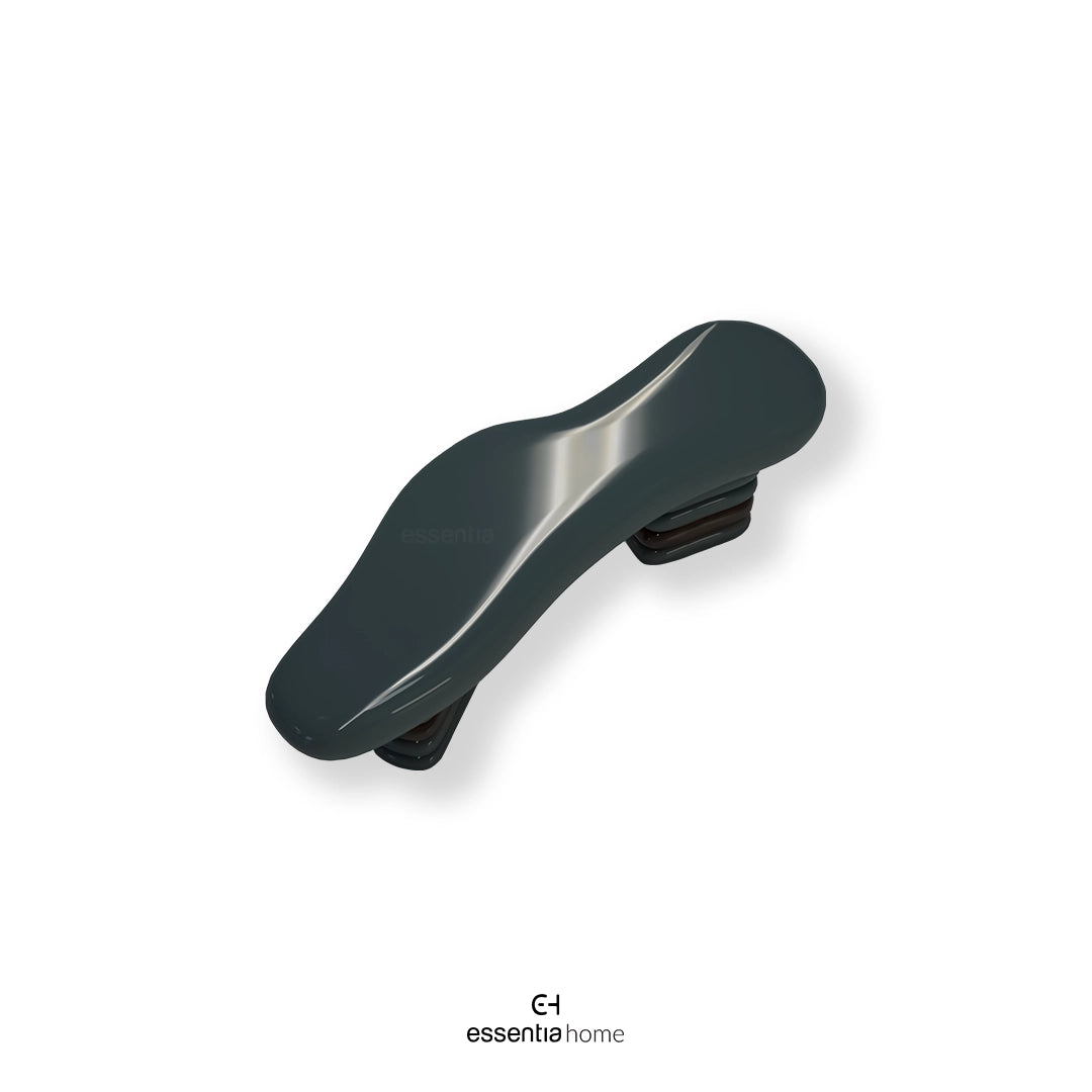 Pebble Bench by Monica Chawla – Fluid Form, Frozen in Reflection