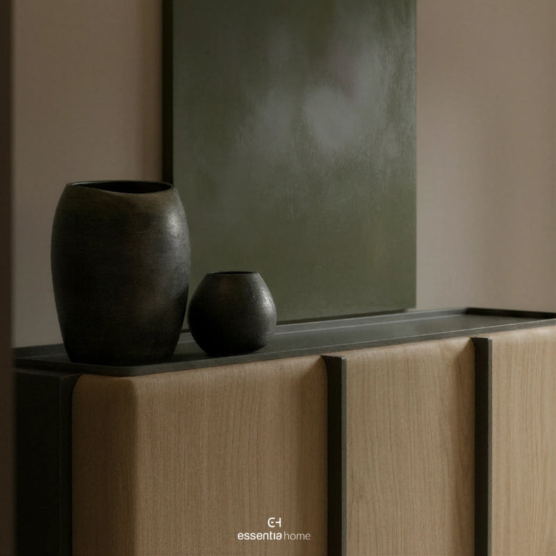 Anna Credenza