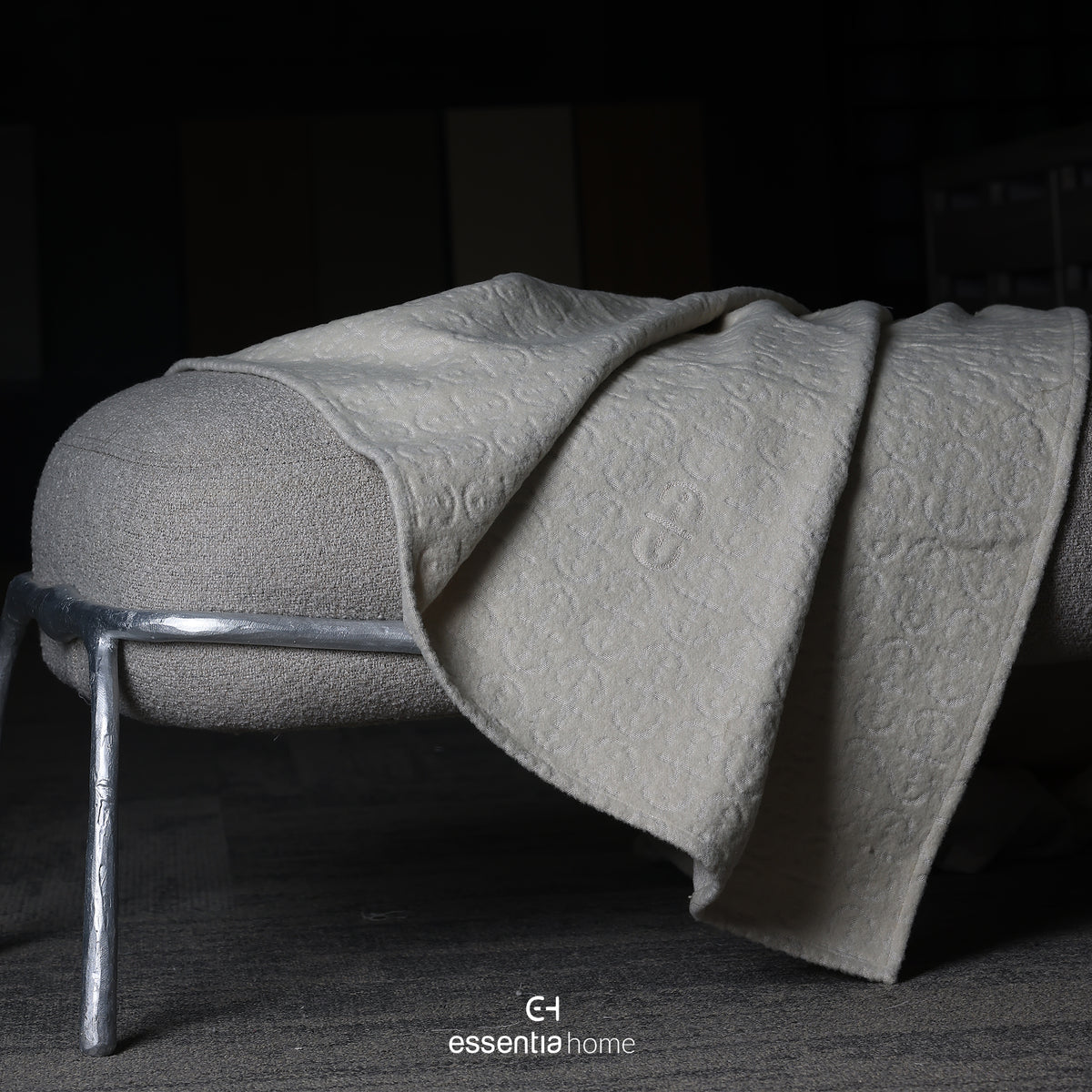 E-H Embroidery Looden Oyster
