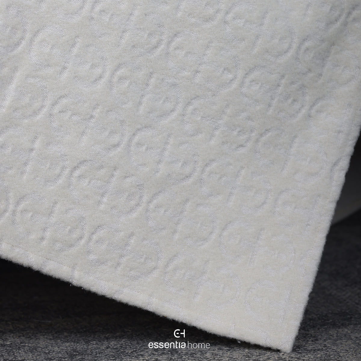E-H Embroidery Looden Oyster